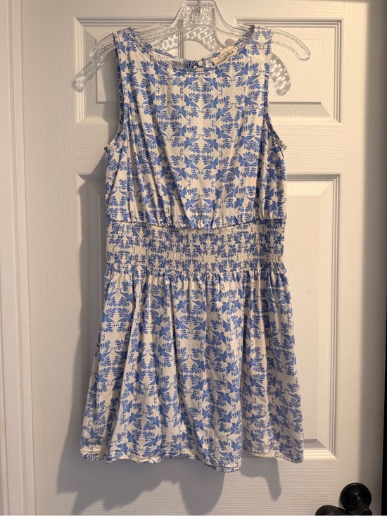 Universal Thread Dresses & Skirts - Universal Thread Blue and White Floral Smocked Waist Dress